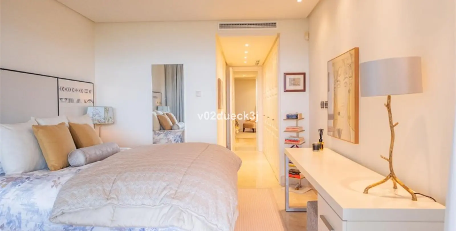 Venta de apartamento en planta baja en Estepona 9