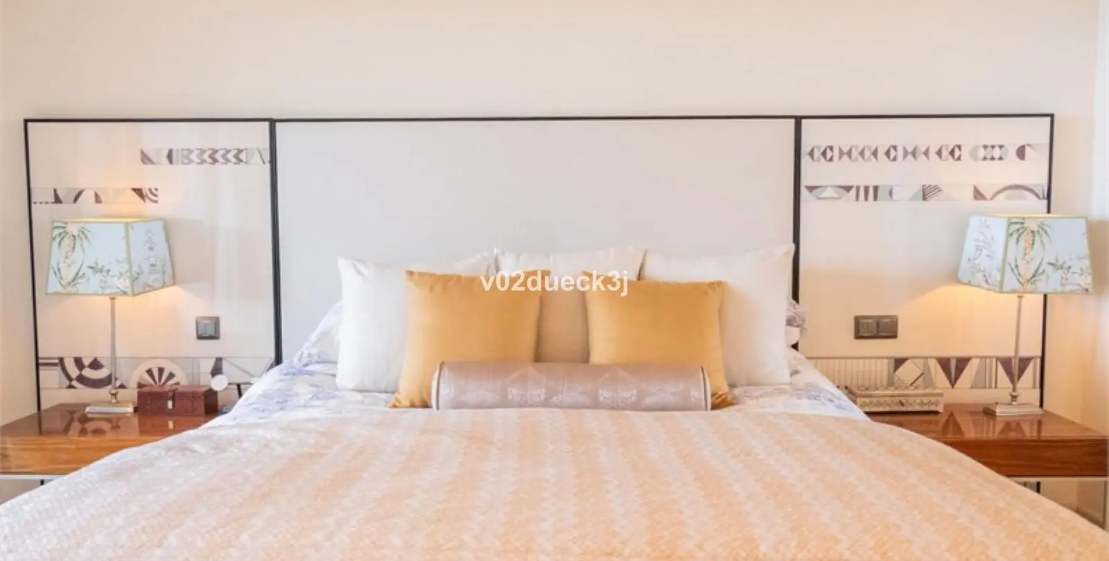 Venta de apartamento en planta baja en Estepona 10