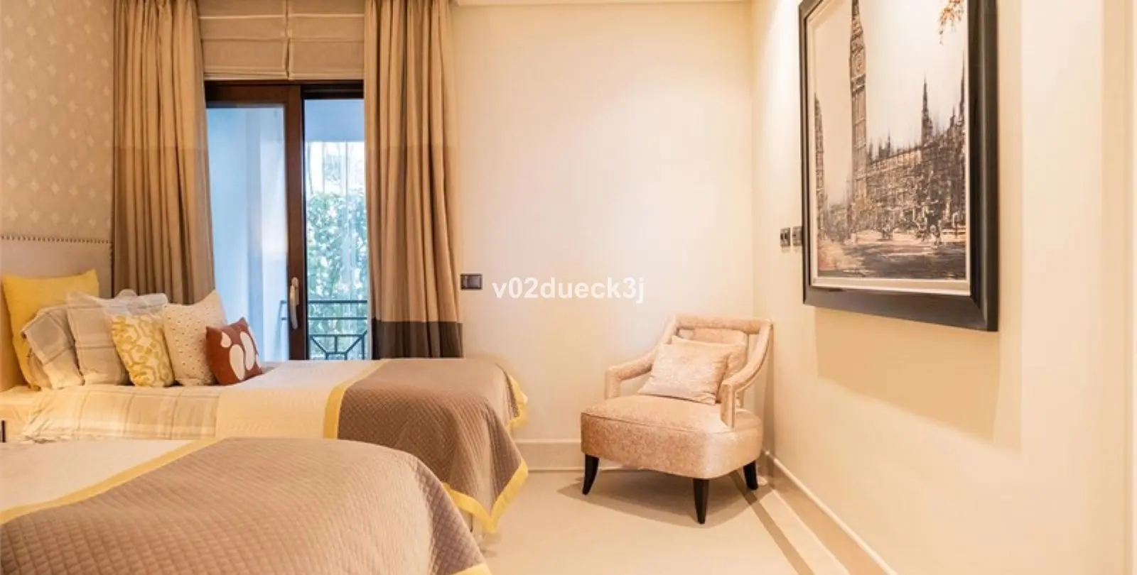 Venta de apartamento en planta baja en Estepona 15
