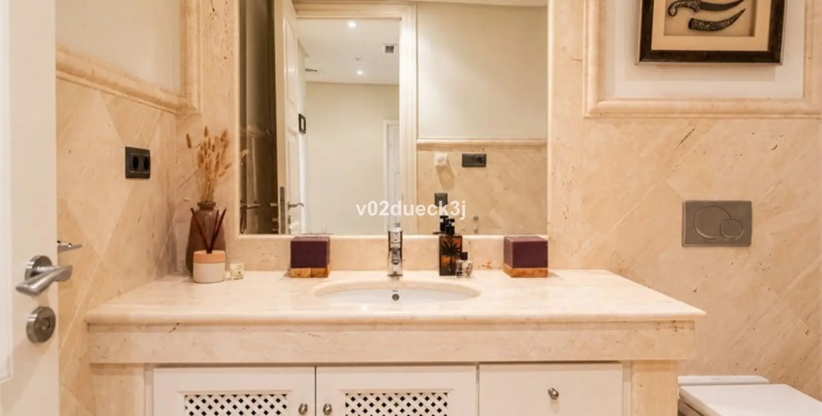 Venta de apartamento en planta baja en Estepona 18
