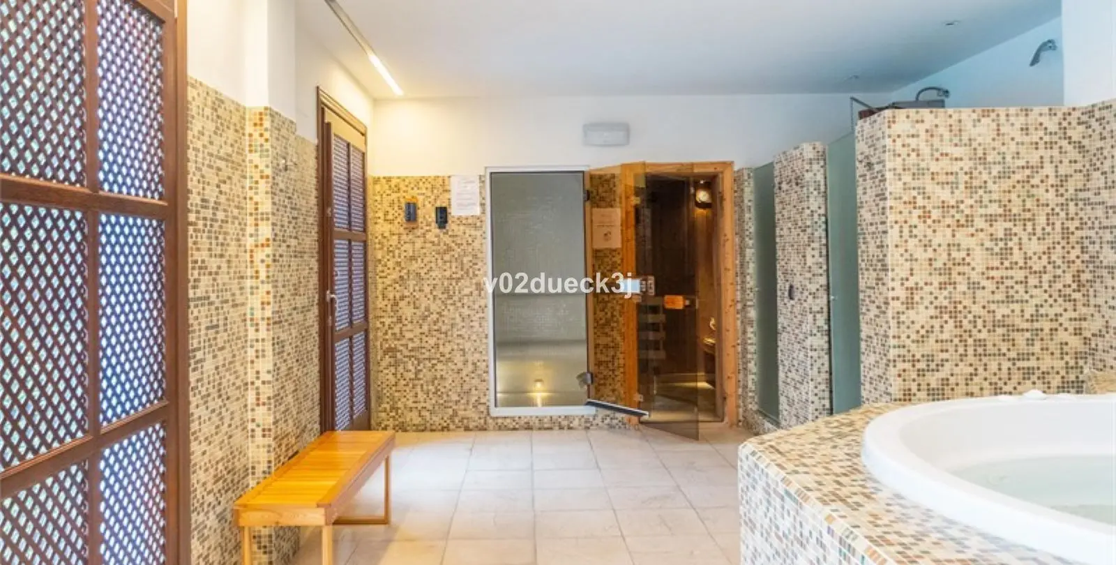 Venta de apartamento en planta baja en Estepona 25