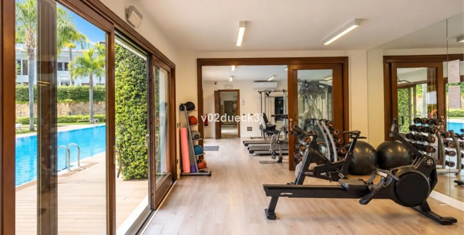 Venta de apartamento en planta baja en Estepona 28