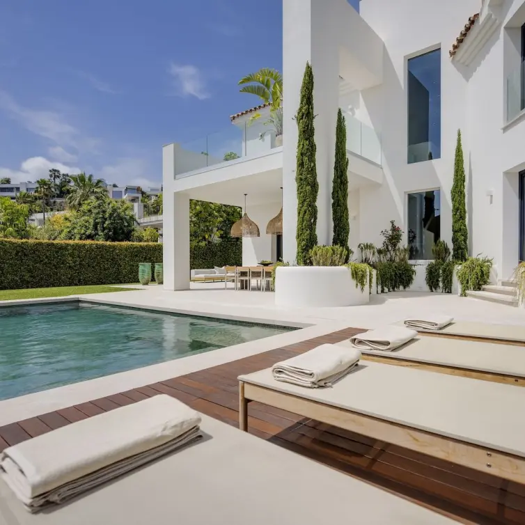 Sale of detached villa in Atalaya
