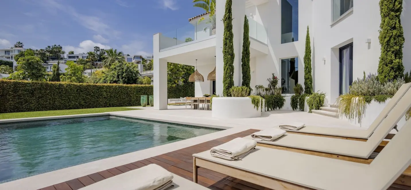 Sale of detached villa in Atalaya 0