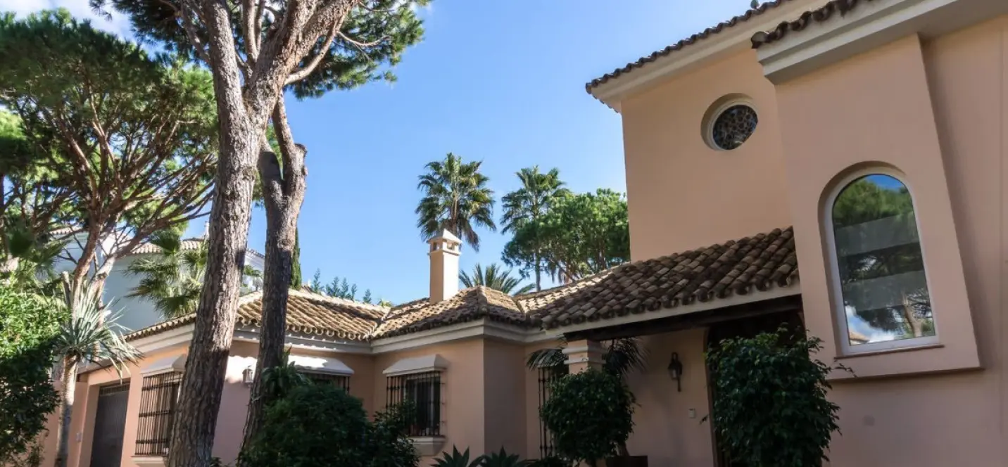 Long-term rent of detached villa in Hacienda Las Chapas 1