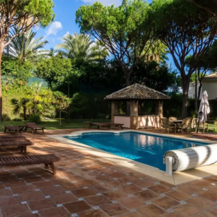 Long-term rent of detached villa in Hacienda Las Chapas