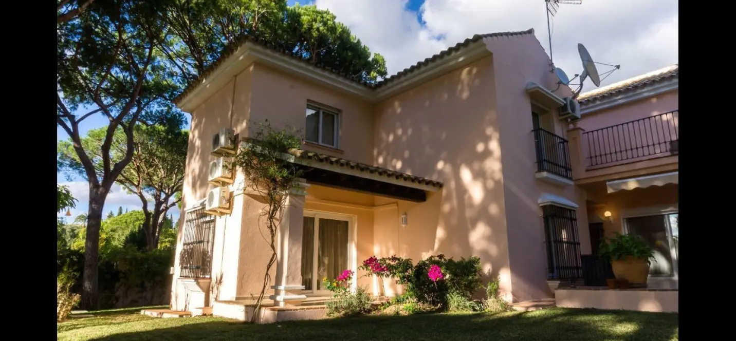 Long-term rent of detached villa in Hacienda Las Chapas 4