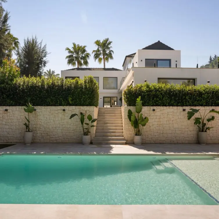 Alquiler a largo plazo de villa independiente en Marbella