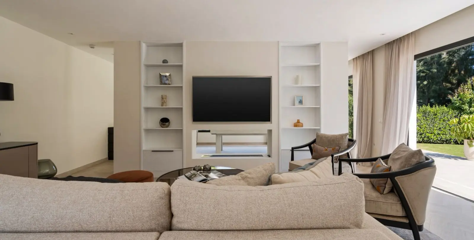 Long-term rent of detached villa in Marbella 9