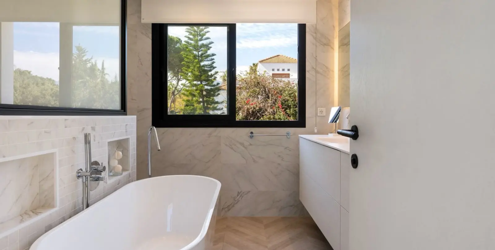 Long-term rent of detached villa in Marbella 19
