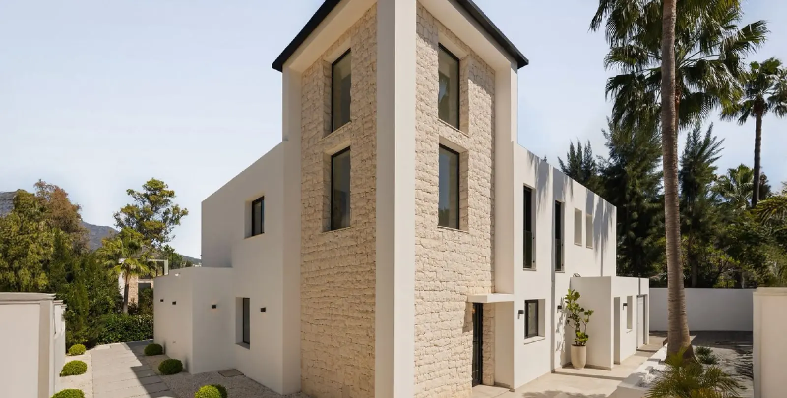 Long-term rent of detached villa in Marbella 25