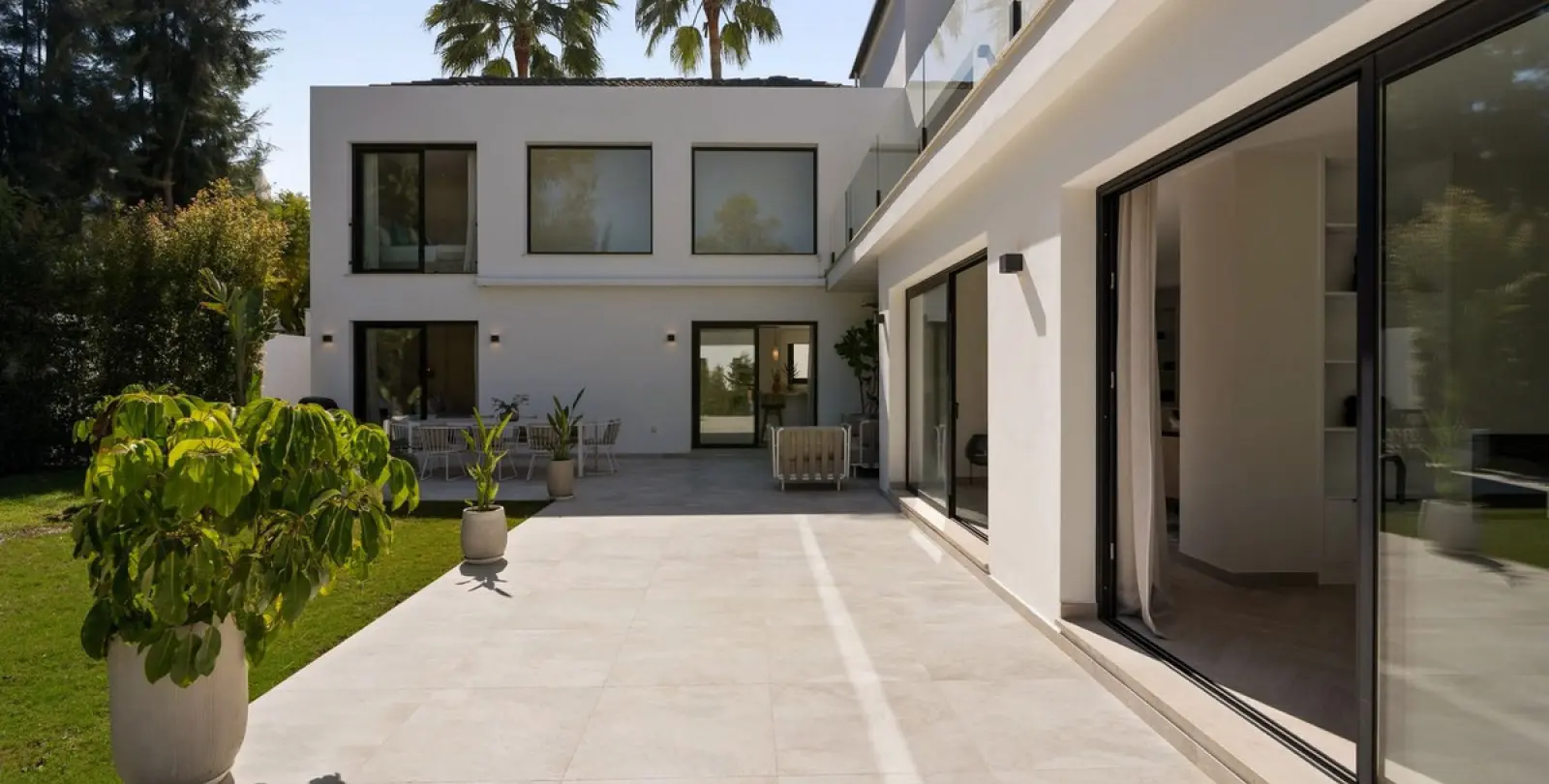 Long-term rent of detached villa in Marbella 26