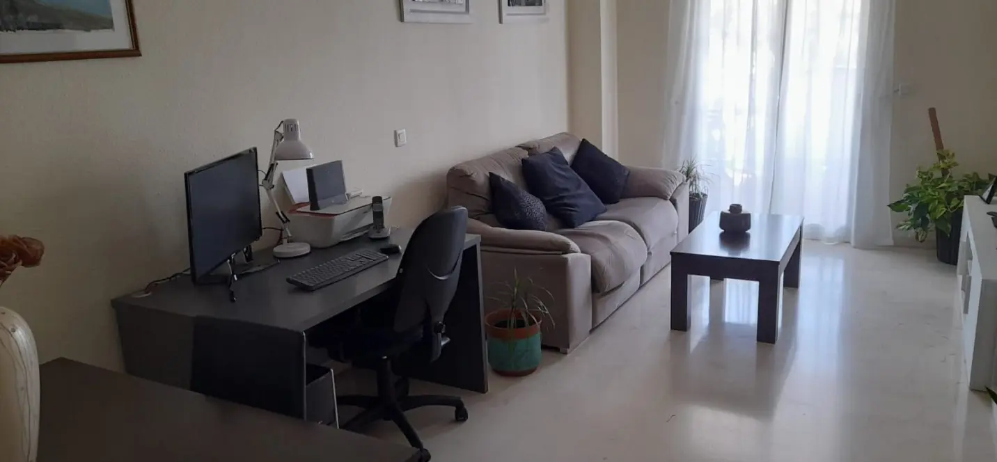 Sale of middle floor apartment in Benalmadena 2