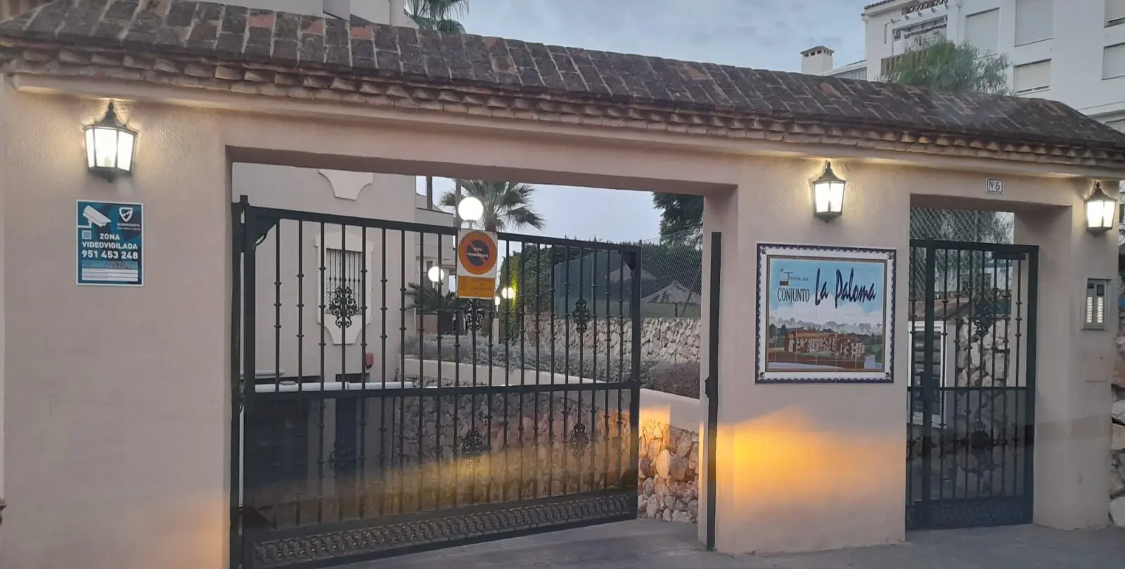 Sale of middle floor apartment in Benalmadena 11