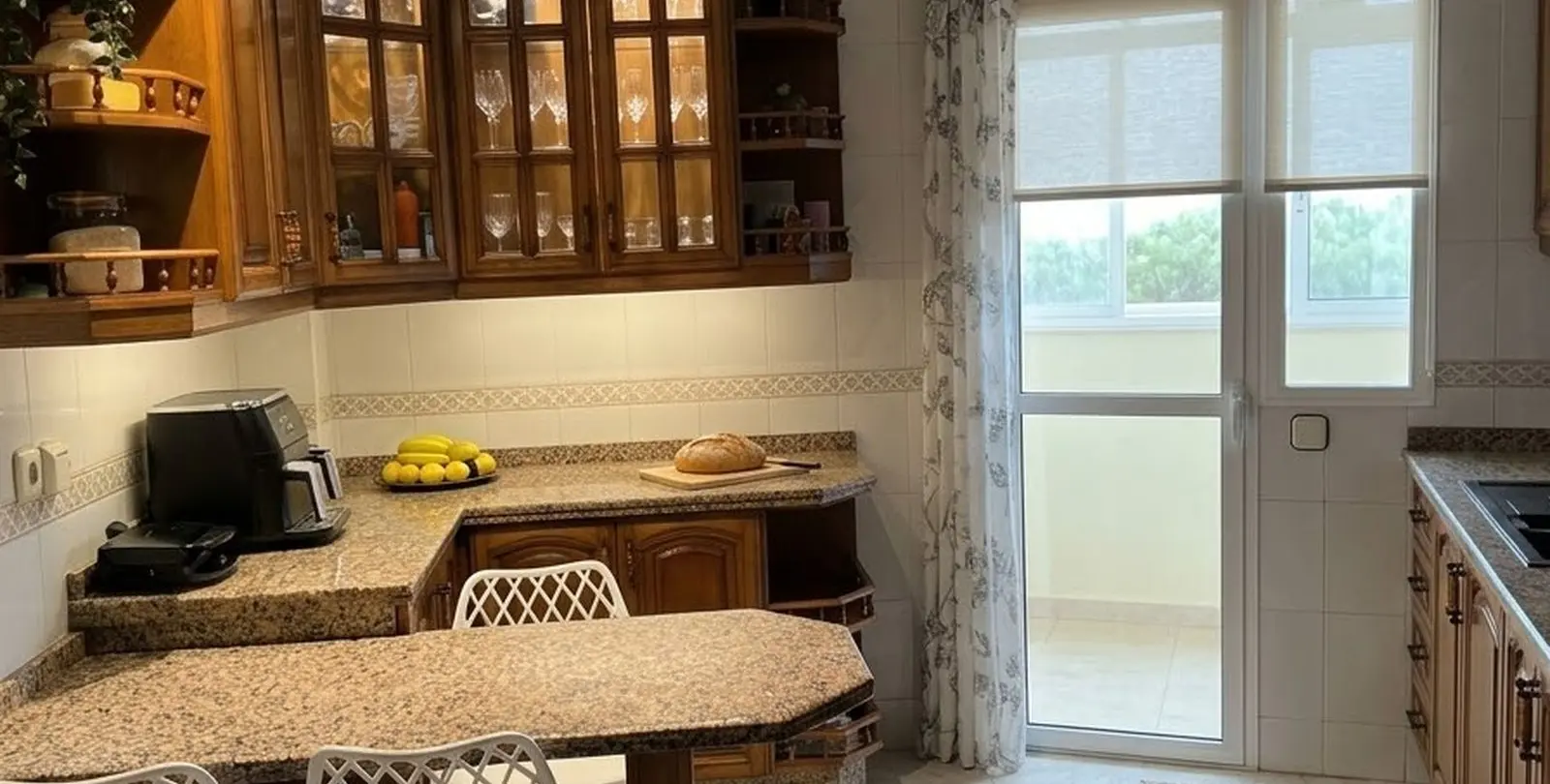 Sale of middle floor apartment in Estepona 5