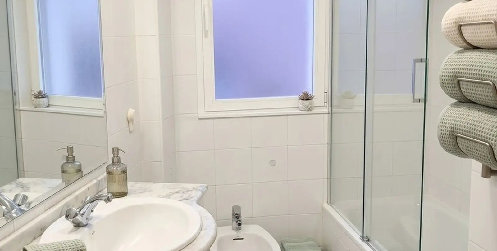 Sale of middle floor apartment in Estepona 15