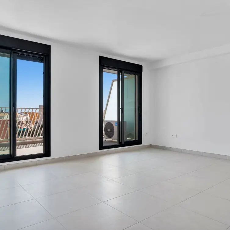 Sale of middle floor apartment in Mijas