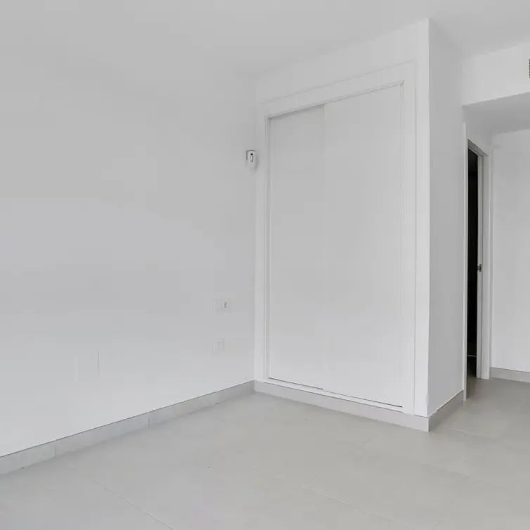 Sale of middle floor apartment in Mijas