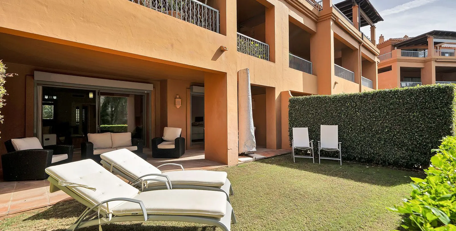 Sale of ground floor apartment in Atalaya 3