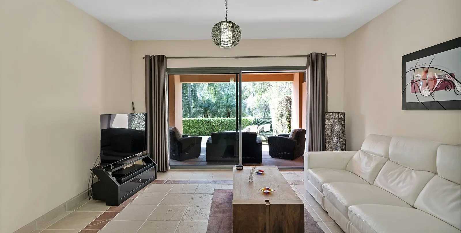 Sale of ground floor apartment in Atalaya 5