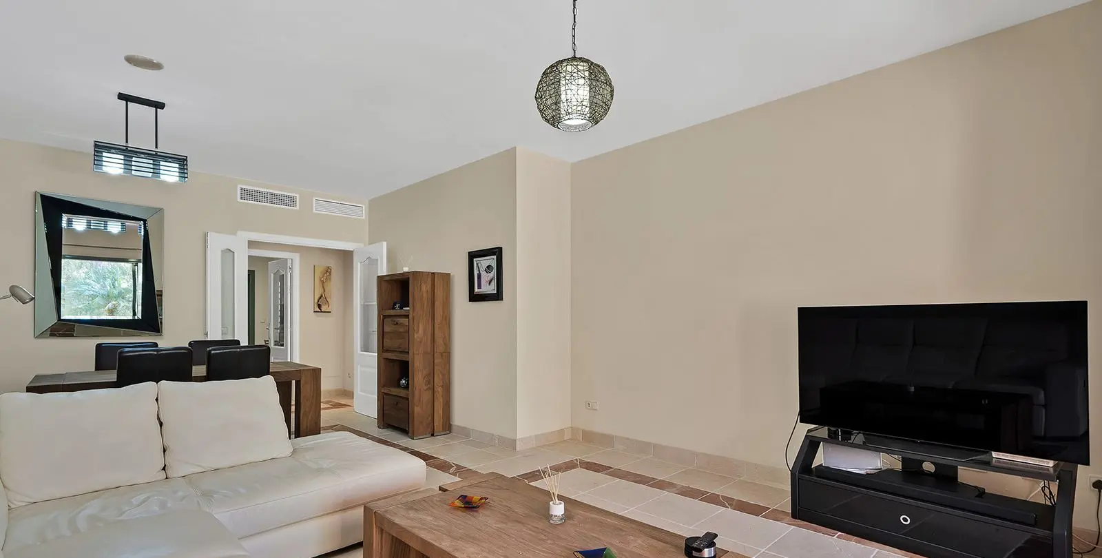 Sale of ground floor apartment in Atalaya 13