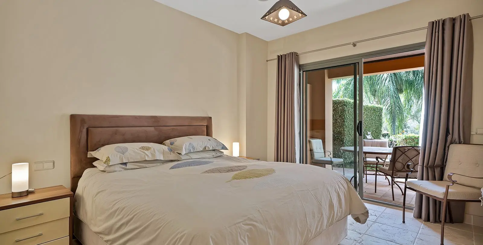 Sale of ground floor apartment in Atalaya 16