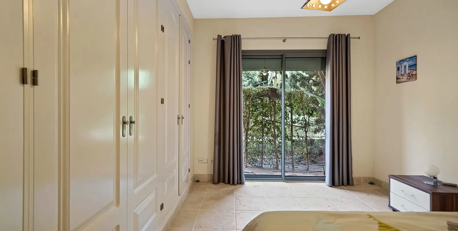 Sale of ground floor apartment in Atalaya 21
