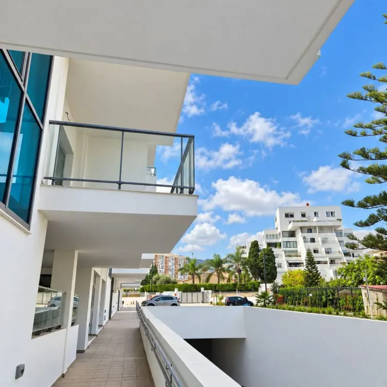 Sale of middle floor apartment in Benalmadena Costa