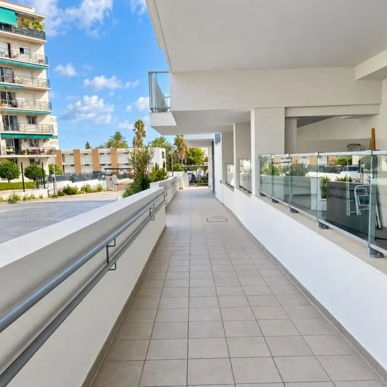 Sale of middle floor apartment in Benalmadena Costa