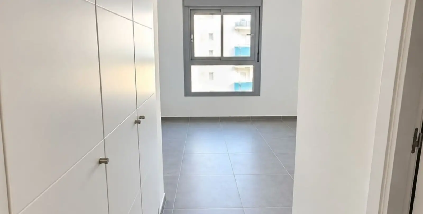Sale of middle floor apartment in Benalmadena Costa 11