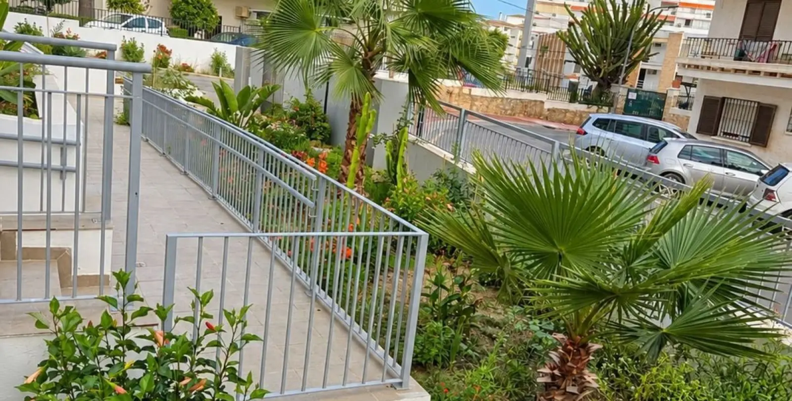 Sale of middle floor apartment in Benalmadena Costa 20