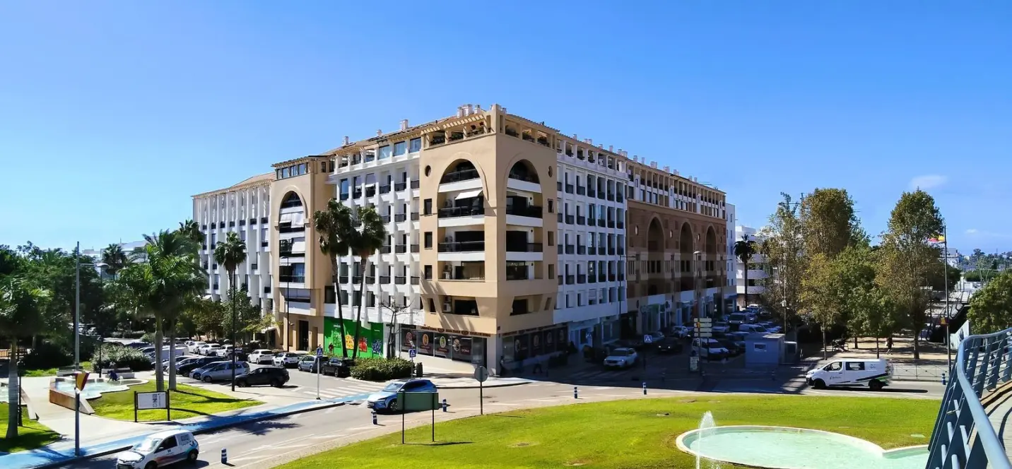 Sale of middle floor apartment in San Pedro de Alcántara 0