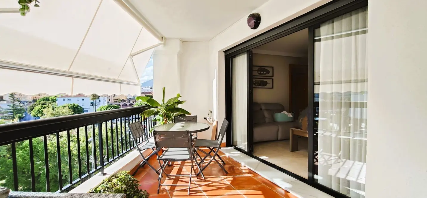 Sale of middle floor apartment in San Pedro de Alcántara 3