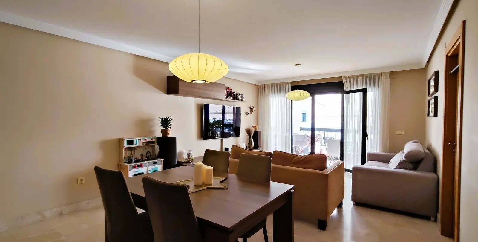 Sale of middle floor apartment in San Pedro de Alcántara 8