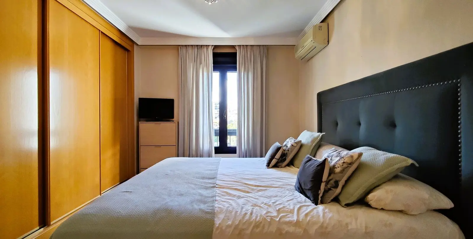 Sale of middle floor apartment in San Pedro de Alcántara 16