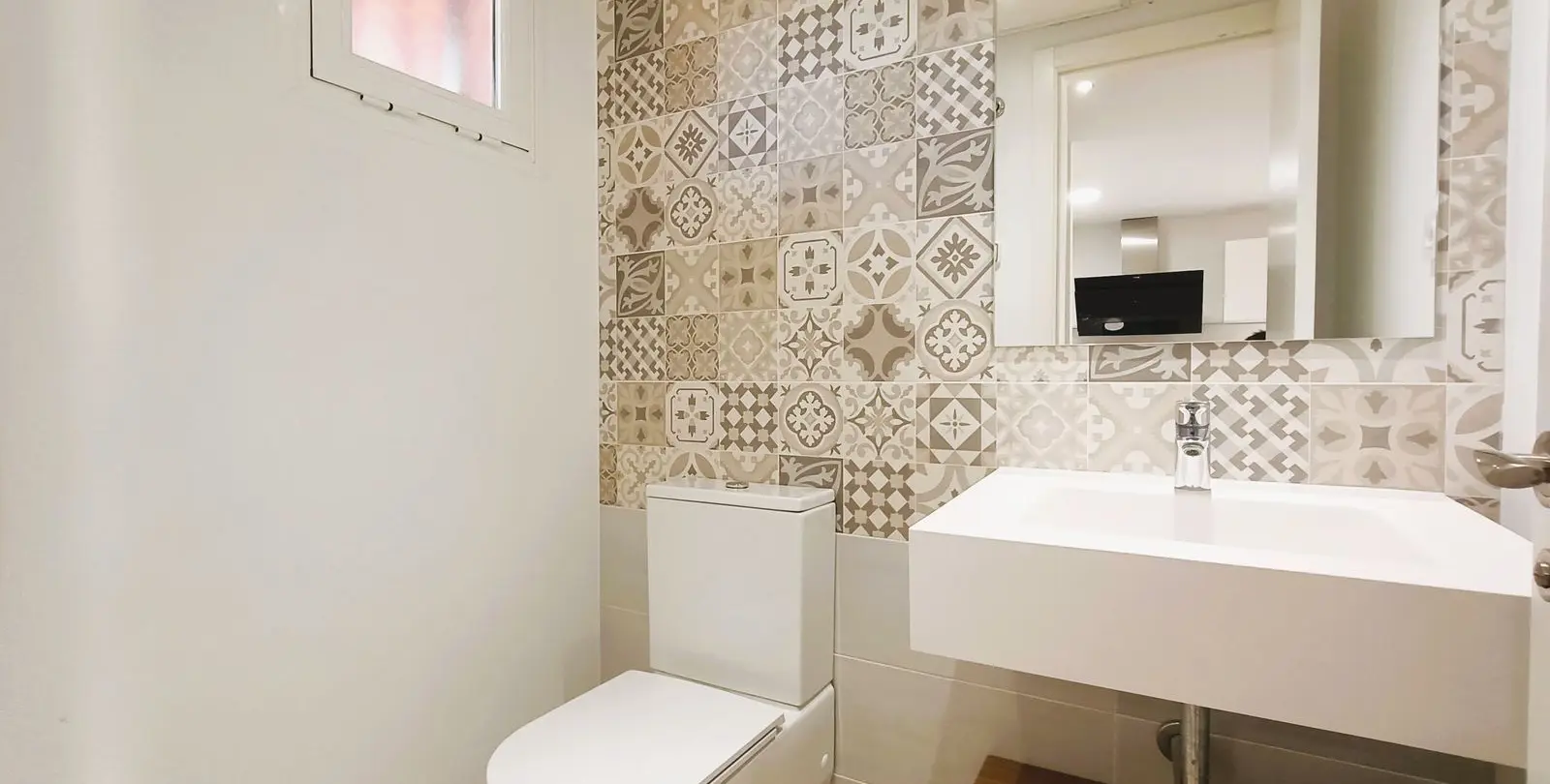 Sale of townhouse in El Paraiso 15