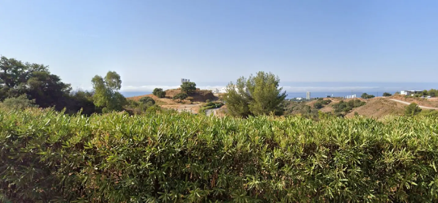 Sale of residential plot in Altos de los Monteros 1