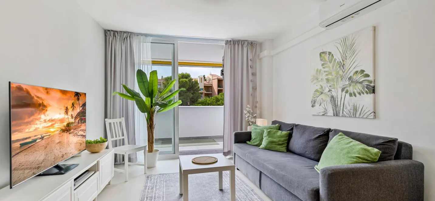 Sale of middle floor apartment in Torreblanca 0