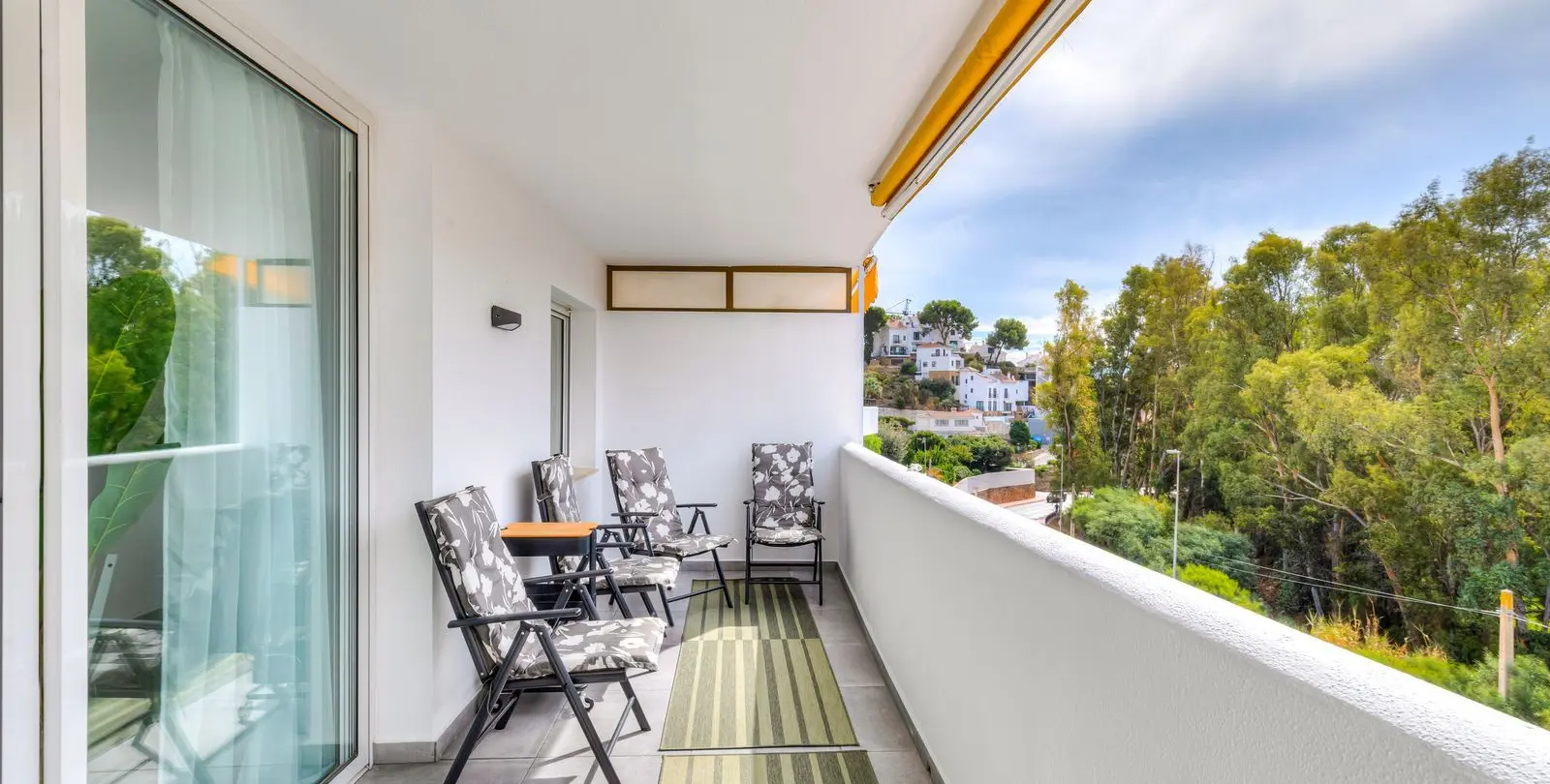 Sale of middle floor apartment in Torreblanca 4