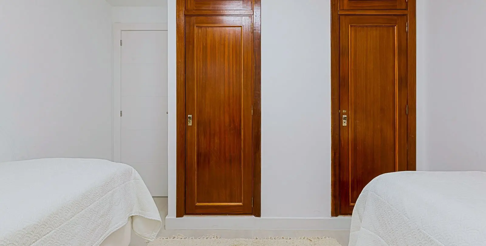 Sale of middle floor apartment in Torreblanca 12