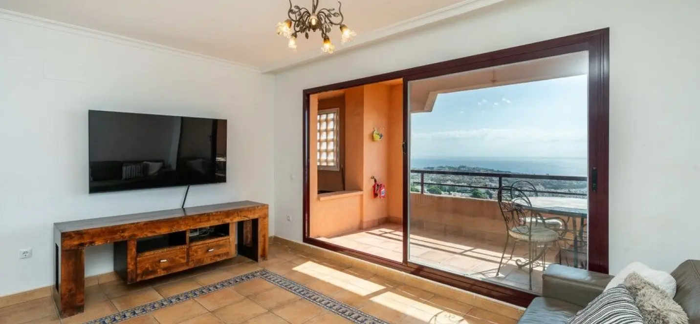 Sale of duplex in Calahonda 1
