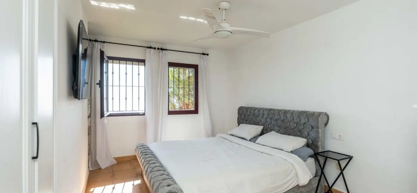 Sale of duplex in Calahonda 4