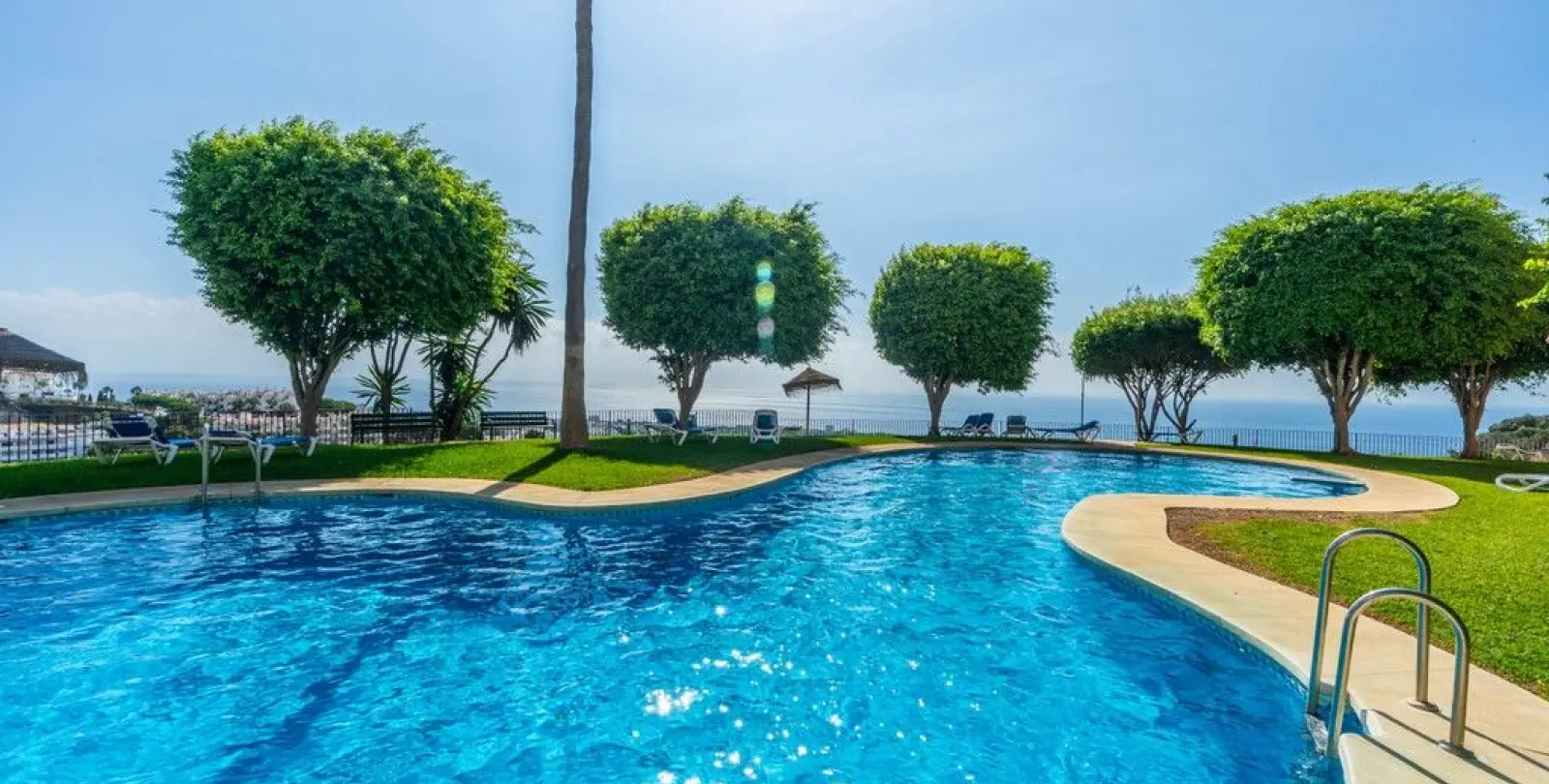Venta de dúplex en Calahonda 17