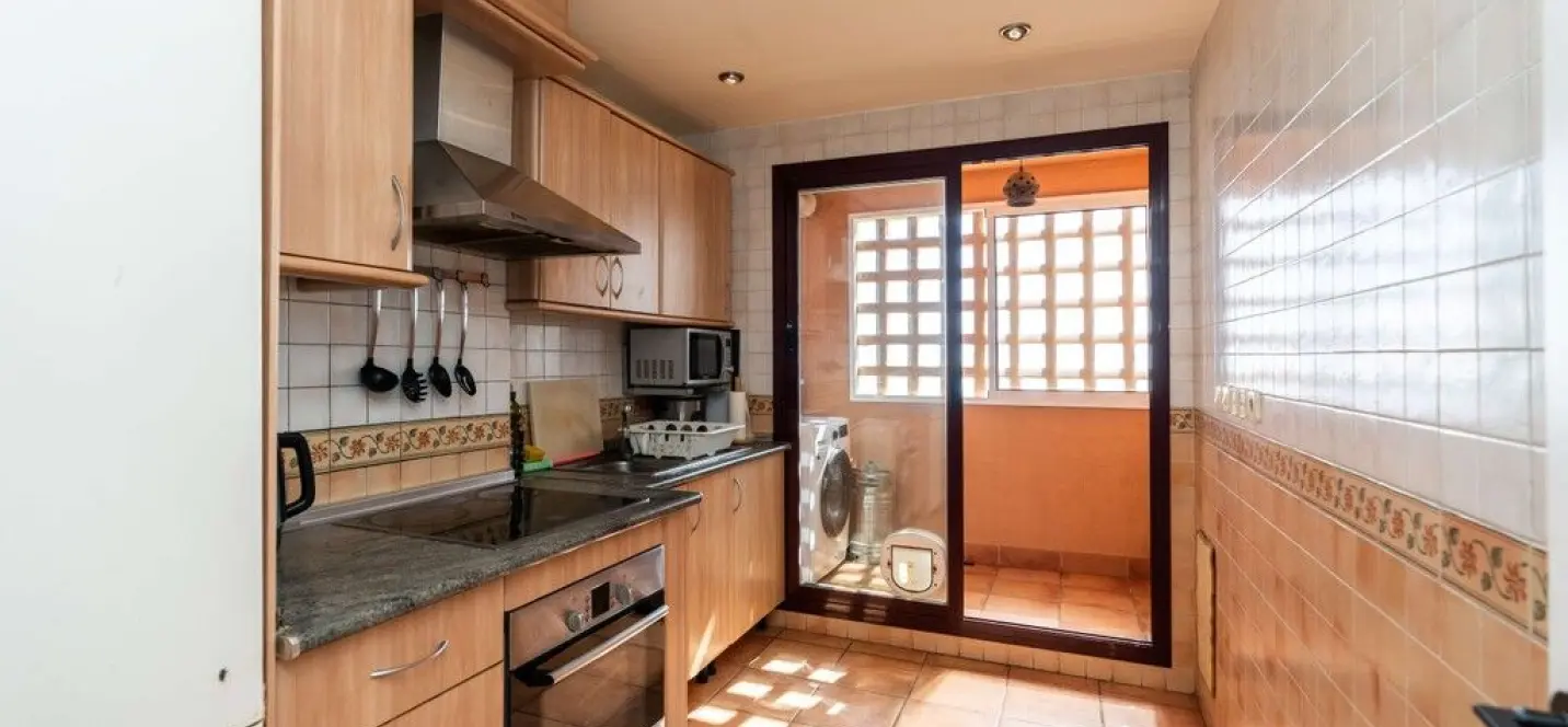 Sale of duplex in Calahonda 2