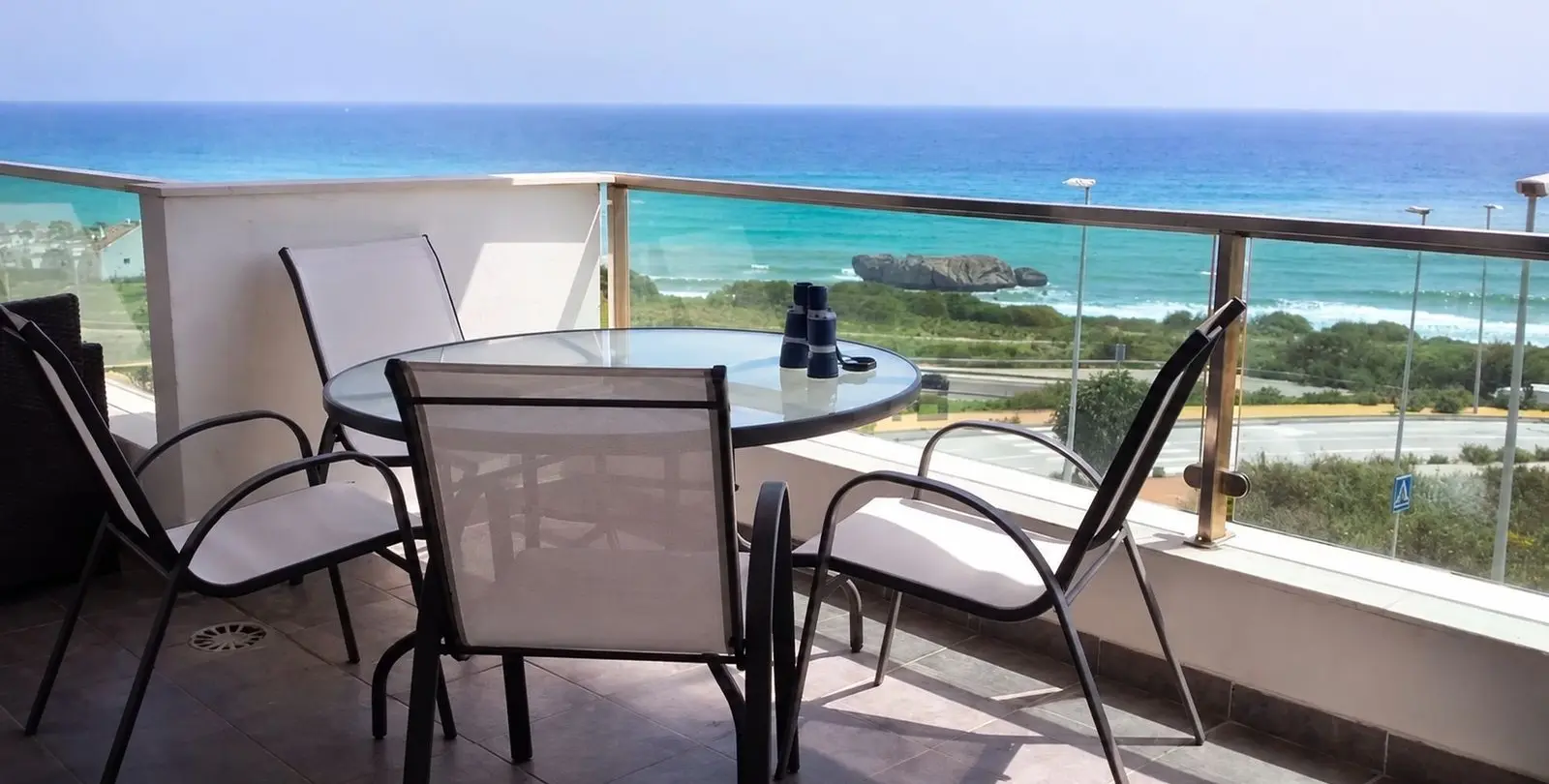 Продажа апартаментов на среднем этаже в Casares Playa 2
