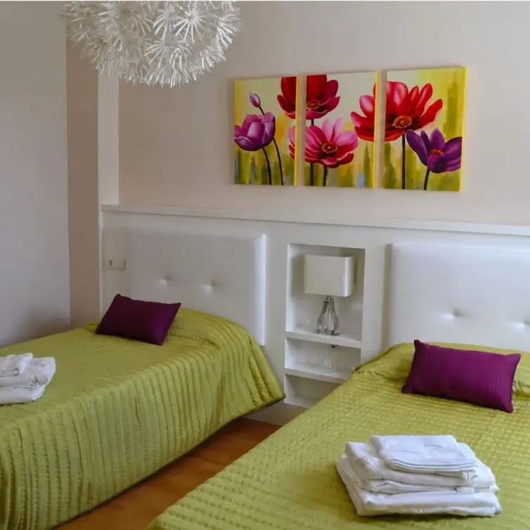 Продажа апартаментов на среднем этаже в Casares Playa
