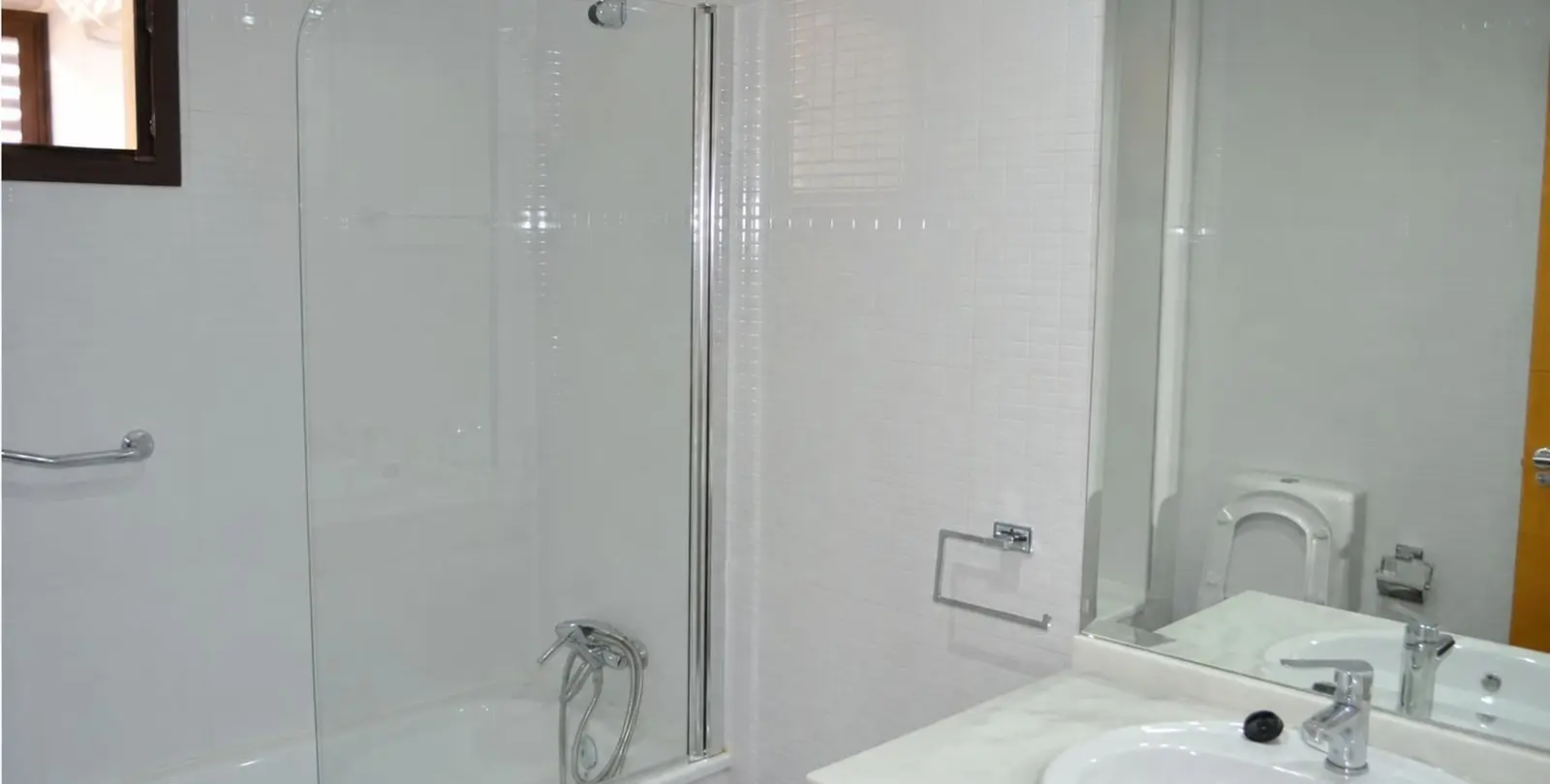 Продажа апартаментов на среднем этаже в Casares Playa 10