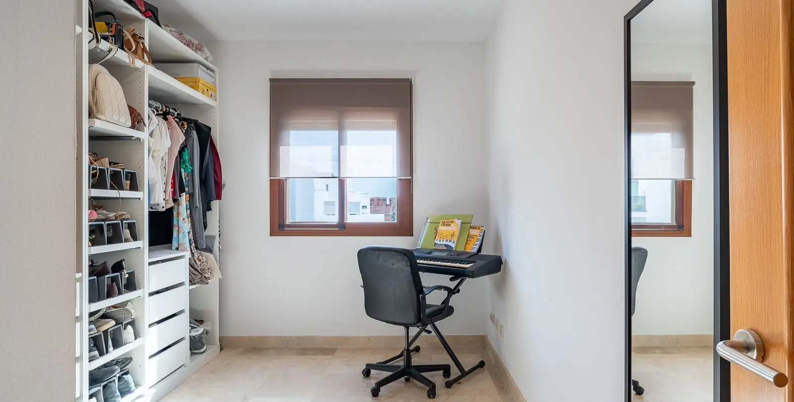 Venta de apartamento en planta media en Campo Mijas 16