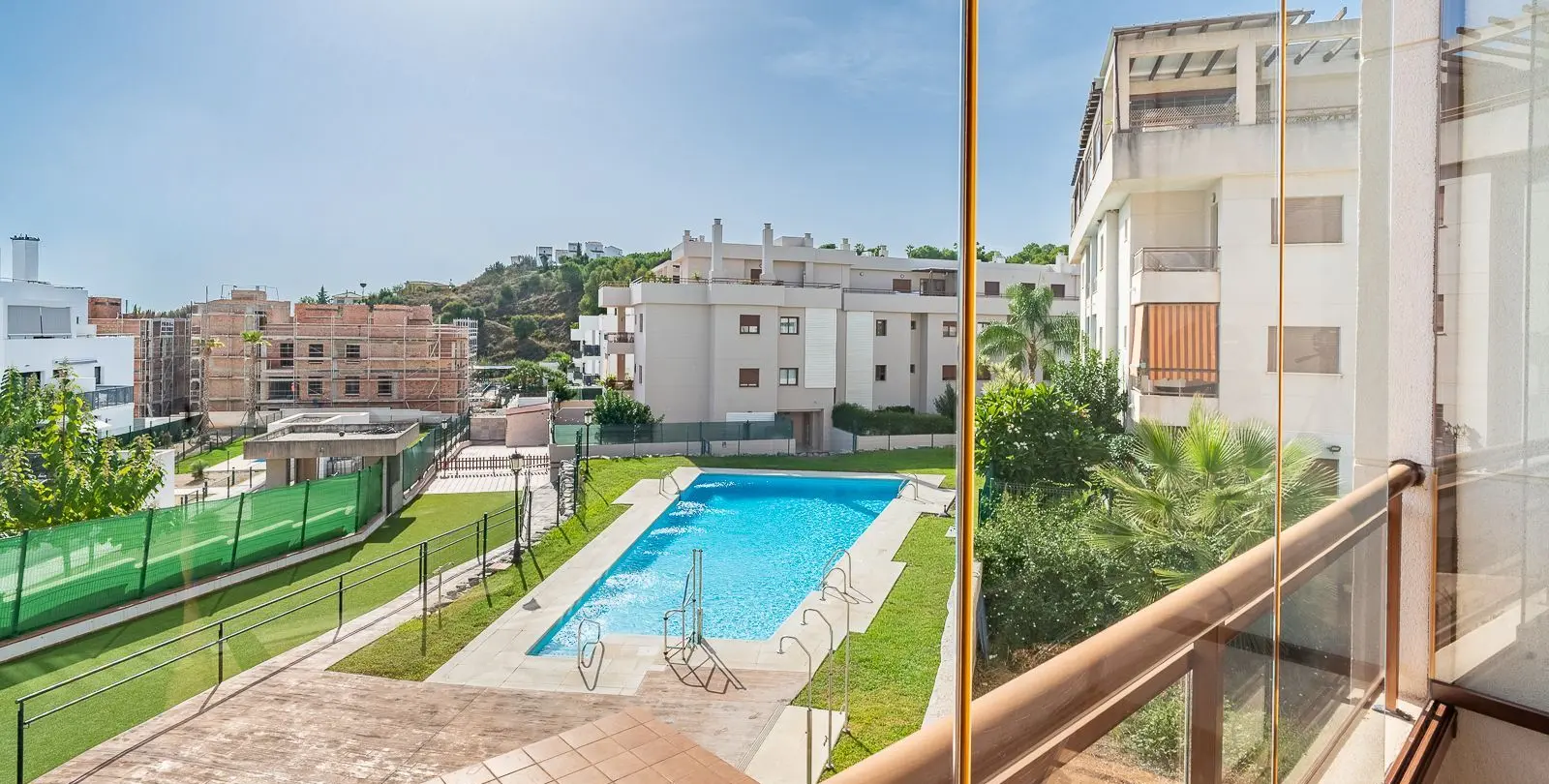 Venta de apartamento en planta media en Campo Mijas 18
