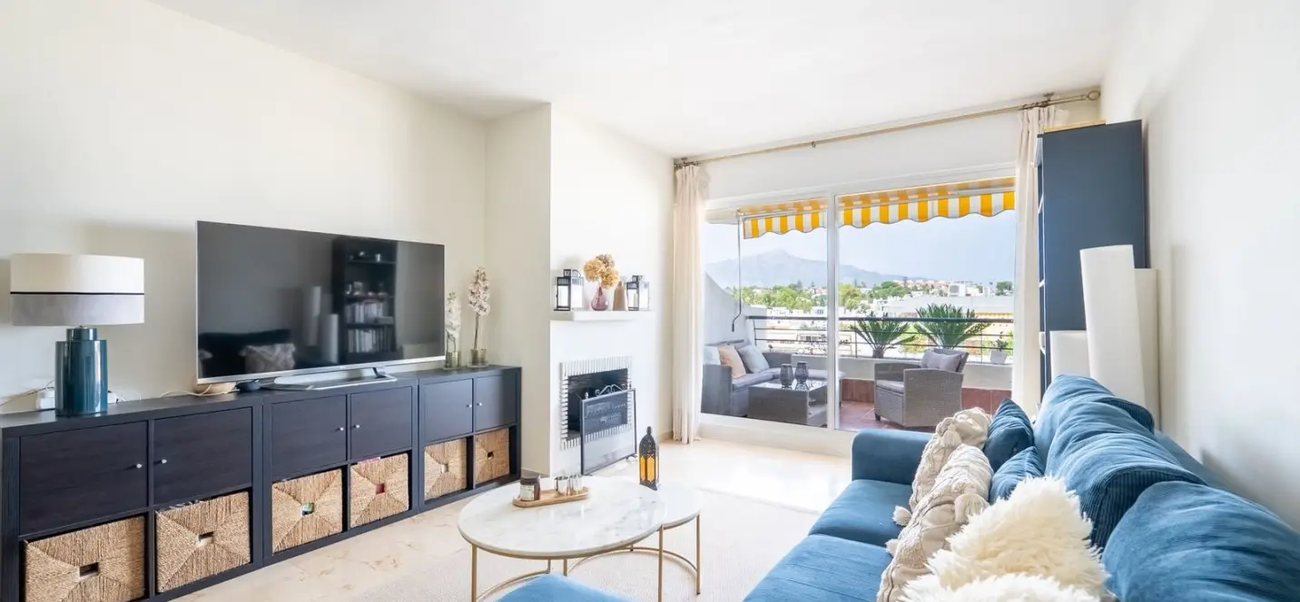 Sale of middle floor apartment in Guadalmina Alta 2